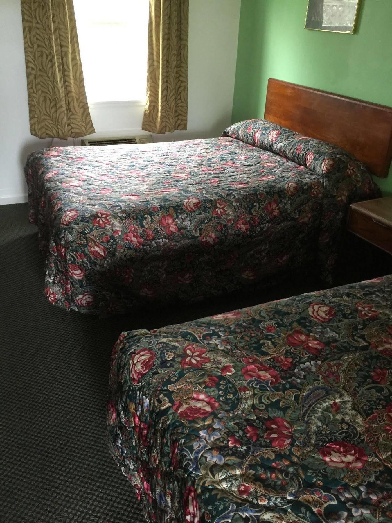 Woodridge Motel テレ・ホート エクステリア 写真