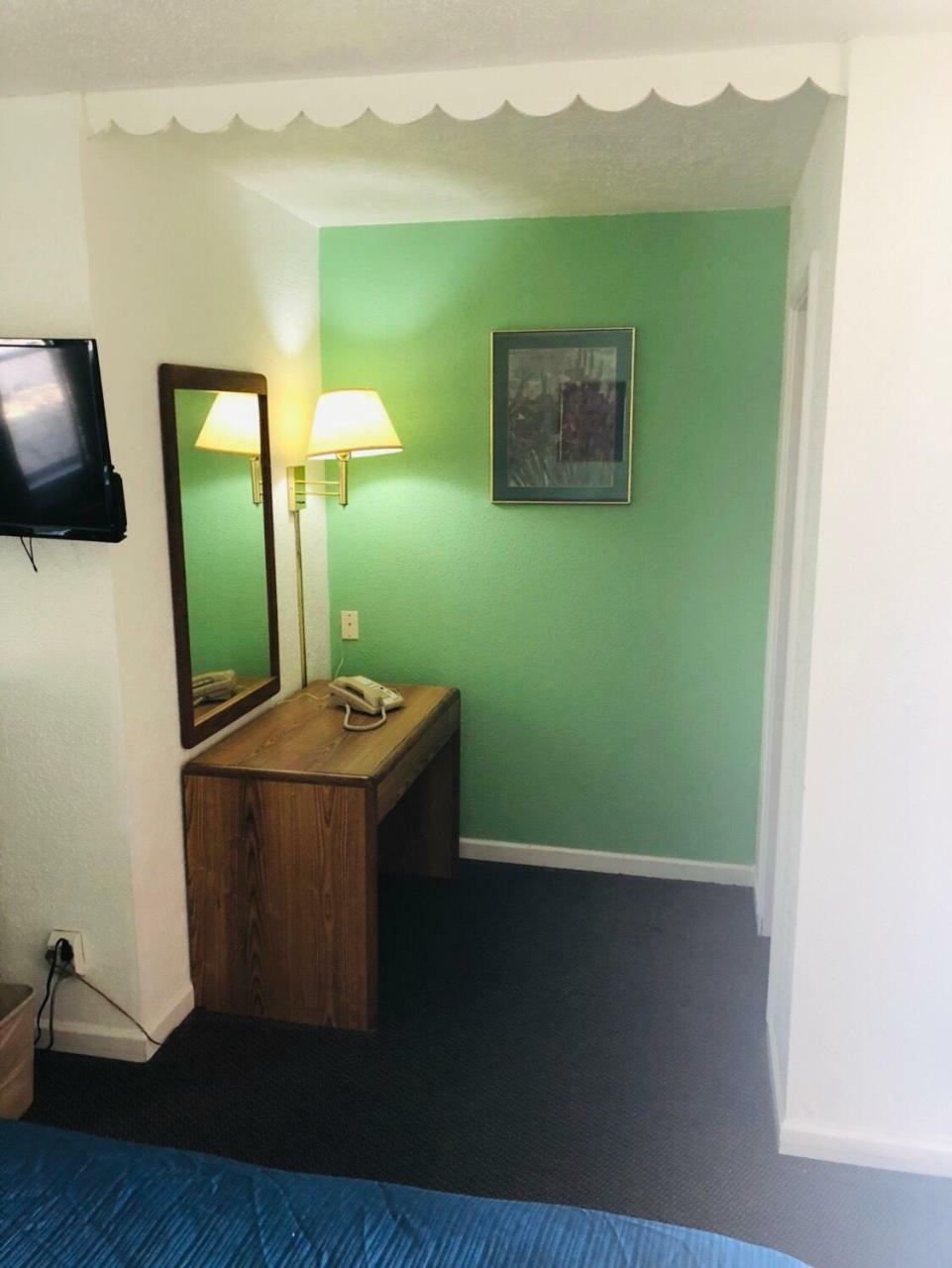 Woodridge Motel テレ・ホート エクステリア 写真